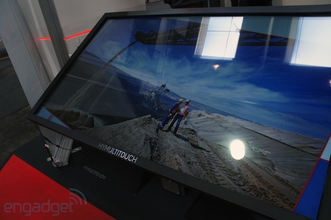 84-дюймовый планшет MyMultitouch Alvaro GIANT