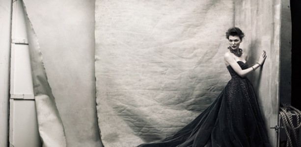 Винтажные свадебные платья в черно-белой фотосессии от фотографа Криса Николса Винтажные свадебные платья в черно-белой фотосессии от фотографа Криса Николса